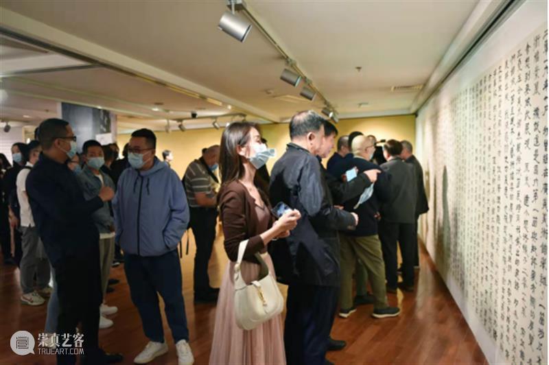 @武汉2021  半路出家——鲁虹艺术档案展：1978——2020丨开幕式现场 鲁虹 艺术 档案展 开幕式 现场 武汉 半路出家 武汉美术馆隆重举行 嘉宾 观众 崇真艺客