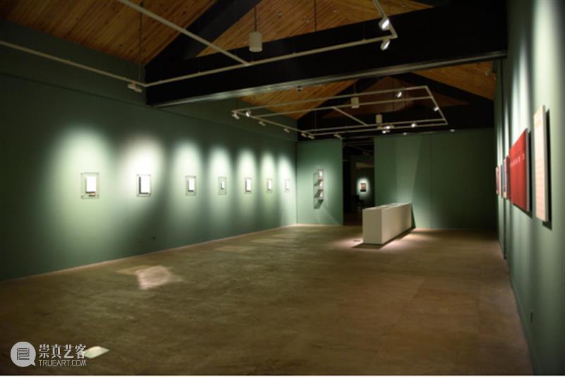 @武汉2021  半路出家——鲁虹艺术档案展：1978——2020丨开幕式现场 鲁虹 艺术 档案展 开幕式 现场 武汉 半路出家 武汉美术馆隆重举行 嘉宾 观众 崇真艺客