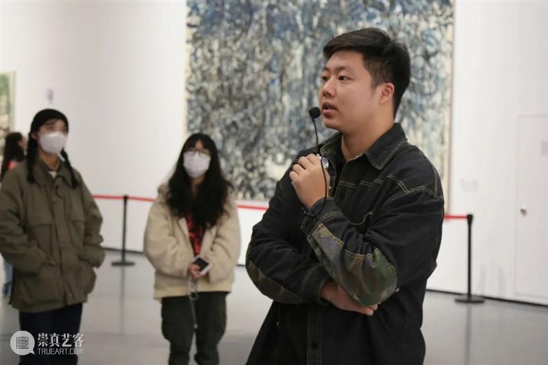 公教活动｜“次元裂痕——方少华作品展”导览体验公教活动举办 次元 裂痕 方少华 作品展 导览 活动 公教 西安美术学院 艺术 师生 崇真艺客