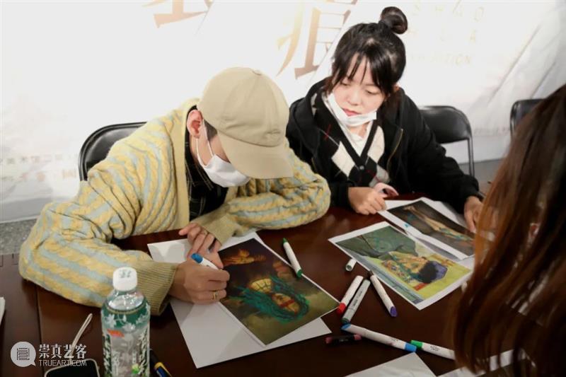 公教活动｜“次元裂痕——方少华作品展”导览体验公教活动举办 次元 裂痕 方少华 作品展 导览 活动 公教 西安美术学院 艺术 师生 崇真艺客