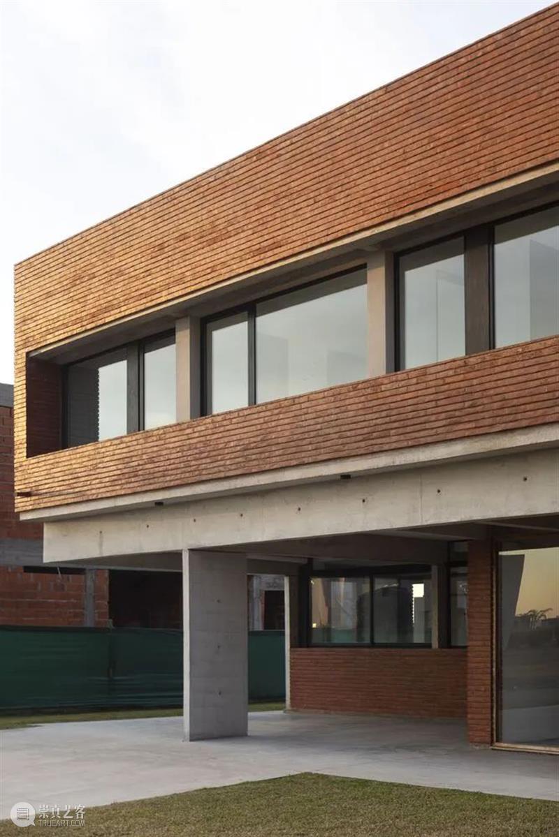 砖拱与梁柱，Terralagos 住宅 / DRM studio 住宅 Terralagos DRM 砖拱 梁柱 studio Javier Agustín Rojas 项目 崇真艺客