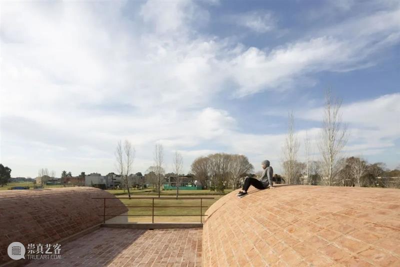 砖拱与梁柱，Terralagos 住宅 / DRM studio 住宅 Terralagos DRM 砖拱 梁柱 studio Javier Agustín Rojas 项目 崇真艺客