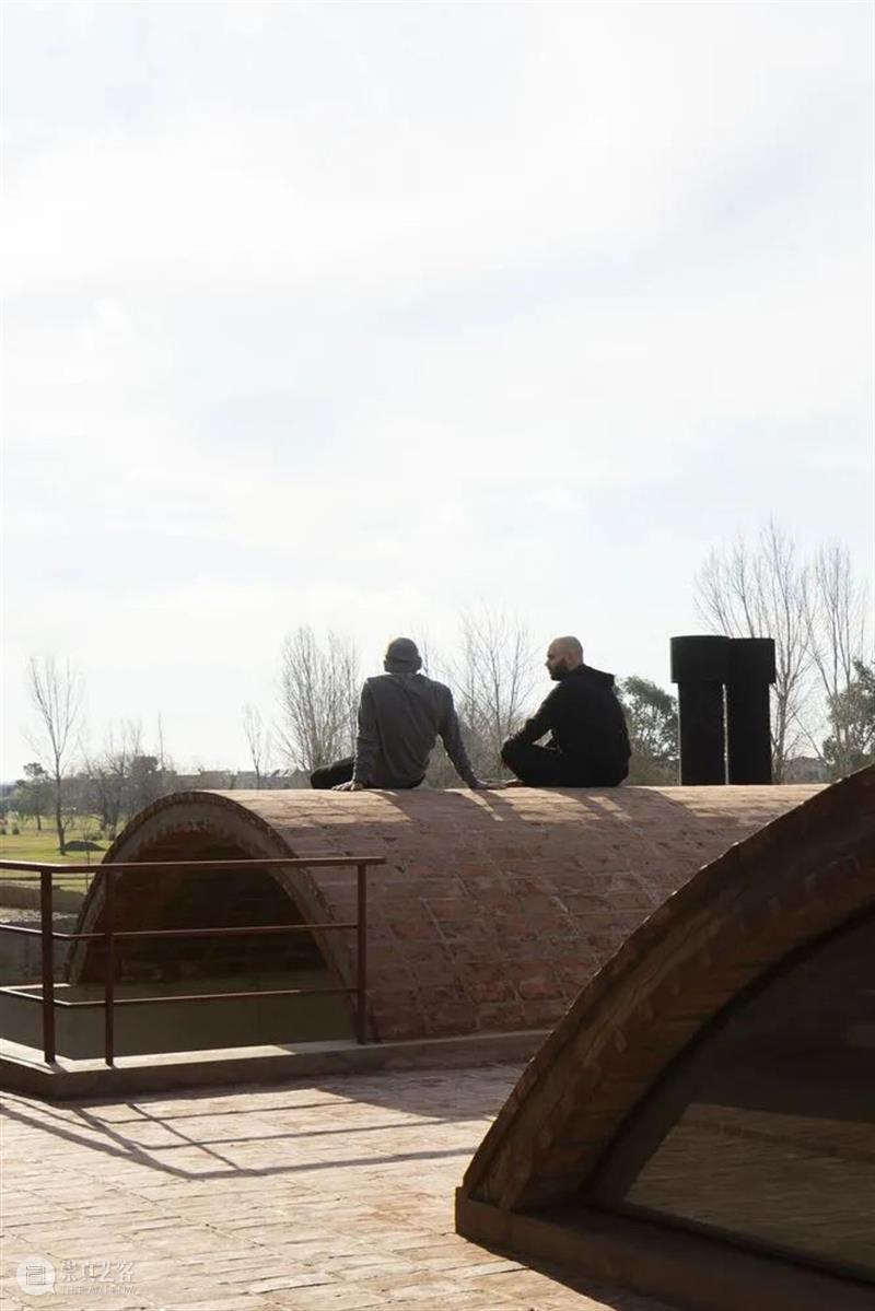 砖拱与梁柱，Terralagos 住宅 / DRM studio 住宅 Terralagos DRM 砖拱 梁柱 studio Javier Agustín Rojas 项目 崇真艺客