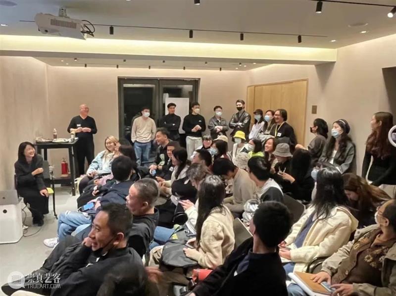 预告 | 「Design Mic设计麦」第3期开放预约 Mic设计麦 麦克风 海报 二维码 活动 现场 名额 口罩 友情 平台 崇真艺客