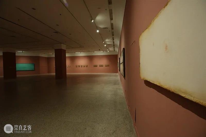 彭肜:陈淑霞——色彩的诗学与生命的交响 陈淑霞 色彩 诗学 生命 交响 彭肜 武汉 湖北美术馆 时间 地点 崇真艺客