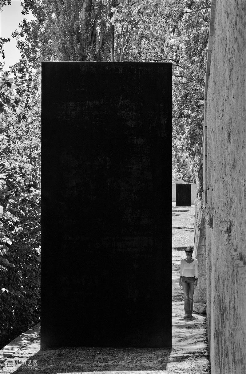 今日生日 | 里查德·塞拉(Richard Serra) 里查德 塞拉 Serra 生日 Serrab 上图 卡塔尔 Brouq 自然保护区 钢板 崇真艺客