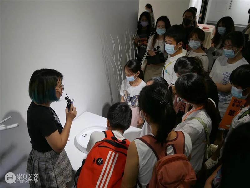 活动回顾 | 秋游拾艺——国庆公教活动回顾 活动 秋游 假期 广州美术学院大学城美术馆联合各院系 老师 同学 专场 导览 缘溪行 工作坊 崇真艺客