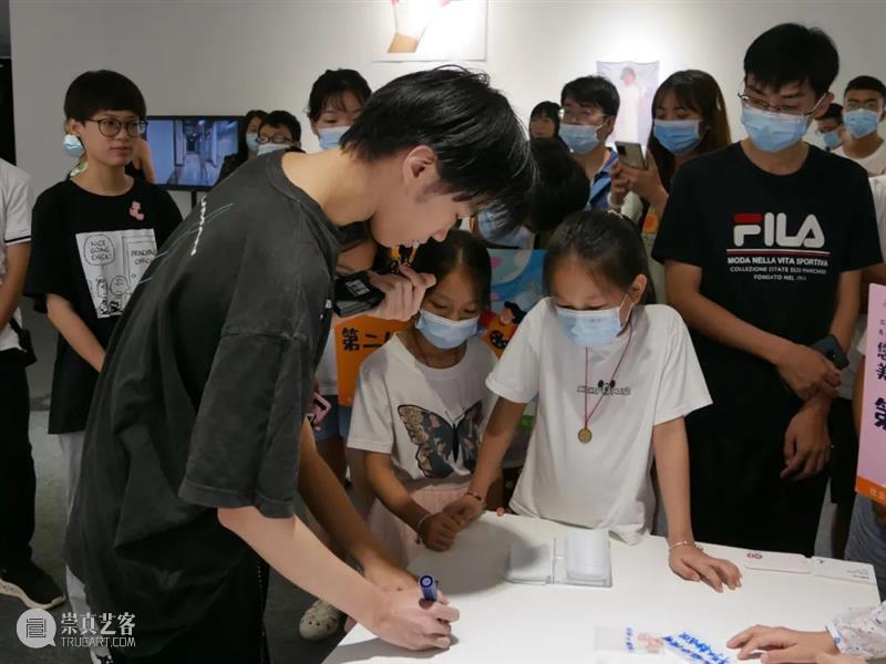 活动回顾 | 秋游拾艺——国庆公教活动回顾 活动 秋游 假期 广州美术学院大学城美术馆联合各院系 老师 同学 专场 导览 缘溪行 工作坊 崇真艺客