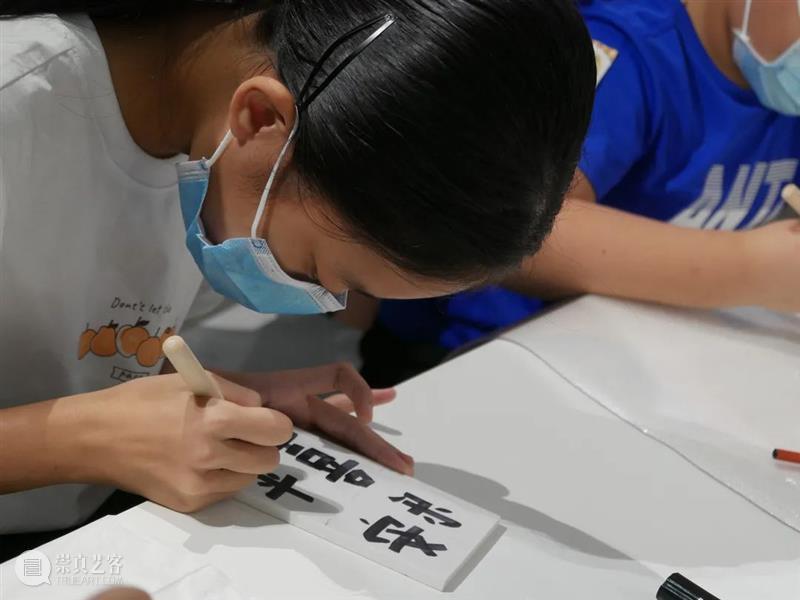 活动回顾 | 秋游拾艺——国庆公教活动回顾 活动 秋游 假期 广州美术学院大学城美术馆联合各院系 老师 同学 专场 导览 缘溪行 工作坊 崇真艺客