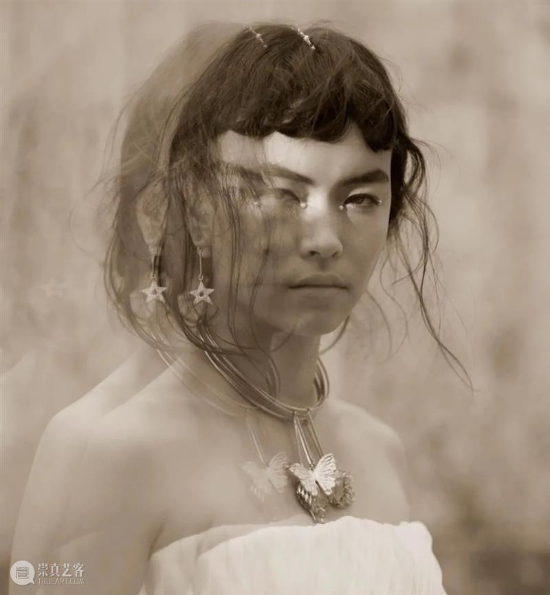 【IFA-时尚资讯】DIOR｜超现实主义的跨界美学 视频资讯 杨钰淇 DIOR 超现实主义 美学 IFA 资讯 早春 成衣 系列 广告 大片 崇真艺客