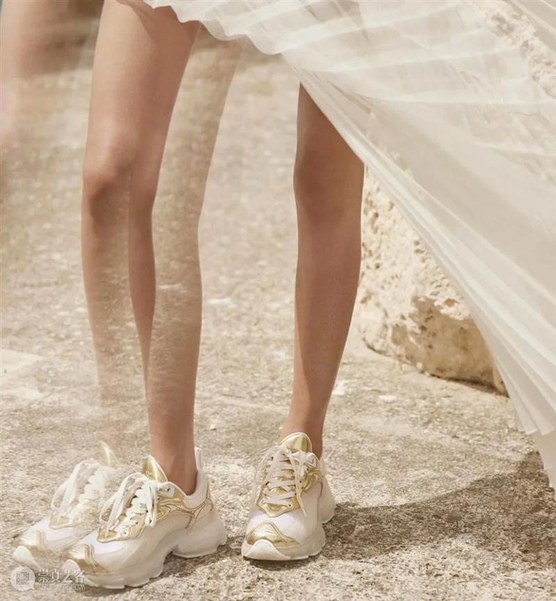 【IFA-时尚资讯】DIOR｜超现实主义的跨界美学 视频资讯 杨钰淇 DIOR 超现实主义 美学 IFA 资讯 早春 成衣 系列 广告 大片 崇真艺客