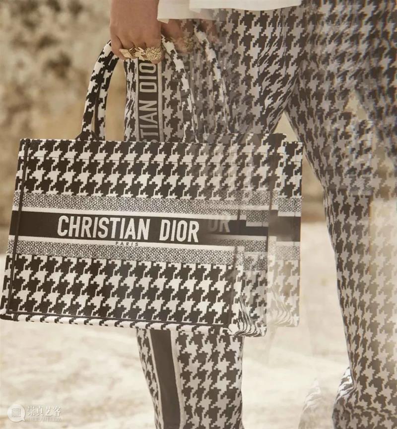【IFA-时尚资讯】DIOR｜超现实主义的跨界美学 视频资讯 杨钰淇 DIOR 超现实主义 美学 IFA 资讯 早春 成衣 系列 广告 大片 崇真艺客