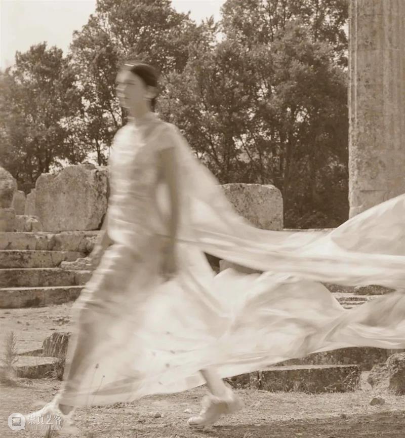 【IFA-时尚资讯】DIOR｜超现实主义的跨界美学 视频资讯 杨钰淇 DIOR 超现实主义 美学 IFA 资讯 早春 成衣 系列 广告 大片 崇真艺客