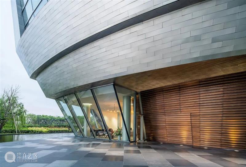 7000块不锈钢板，凯迪拉克上海品牌空间 / Gensler 上海 凯迪拉克 Gensler 品牌 空间 不锈钢板 项目 中国 分部 访客 崇真艺客