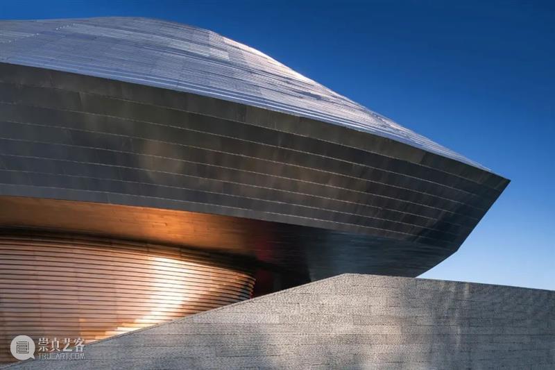 7000块不锈钢板，凯迪拉克上海品牌空间 / Gensler 上海 凯迪拉克 Gensler 品牌 空间 不锈钢板 项目 中国 分部 访客 崇真艺客
