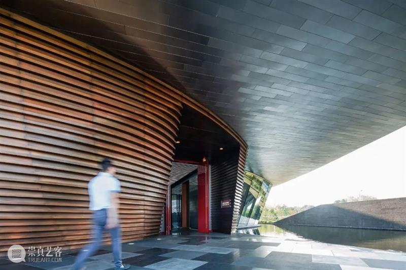7000块不锈钢板，凯迪拉克上海品牌空间 / Gensler 上海 凯迪拉克 Gensler 品牌 空间 不锈钢板 项目 中国 分部 访客 崇真艺客