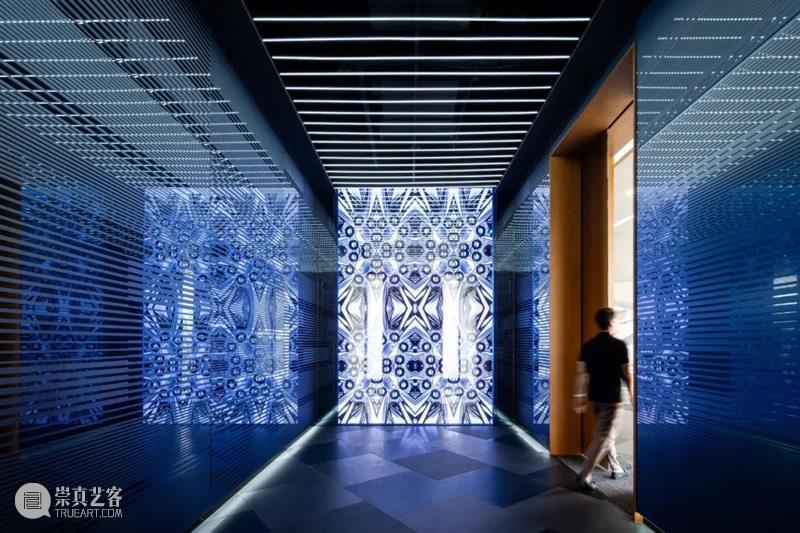 7000块不锈钢板，凯迪拉克上海品牌空间 / Gensler 上海 凯迪拉克 Gensler 品牌 空间 不锈钢板 项目 中国 分部 访客 崇真艺客