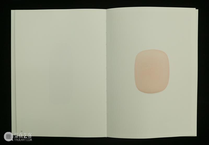 【摄影书】翻阅11本画册，了解具本昌的摄影 画册 具本昌摄影展 北京 三影堂 三影堂艺术商店 线上 微店 以来 艺术家 工作室 崇真艺客