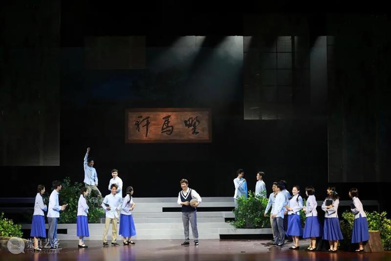 惠民价全场99元!话剧《烽火学堂》巡演归来,追寻教育先师足迹 广东艺术剧院 先师 足迹 话剧 烽火学堂 全场 惠民价 广东省文化和旅游厅 广东省演出有限公司 广东省 中国共产党 崇真艺客