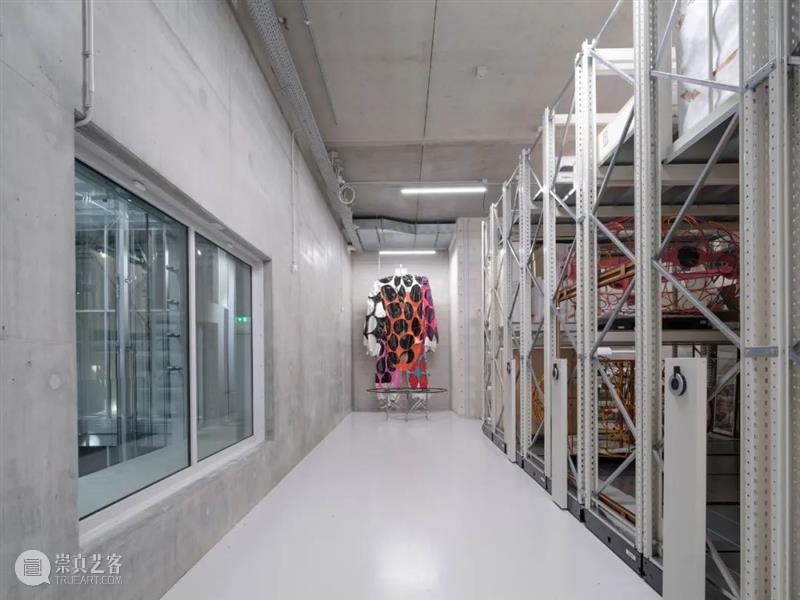 MVRDV‘不锈钢大碗’开放,Depot 艺术仓库室内曝光 崇真艺客