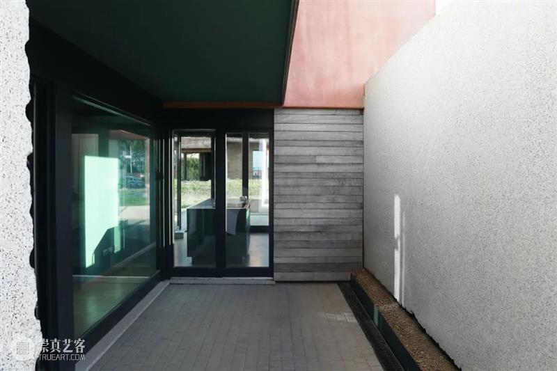 萨丁尼亚花岗岩板，纸牌屋 / Elastico Farm 纸牌屋 萨丁尼亚 花岗岩板 Farm XYZ 狗屋 房屋 项目 材料 技术 崇真艺客