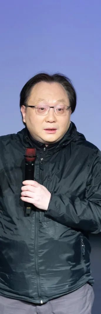 开箱评测 | 大剧院五楼“多”了个 New Box，未来可以干点啥？ Box 大剧院 未来 柠檬黄 玫瑰粉 荧光 深海 线条 色块 上海大剧院五楼 崇真艺客