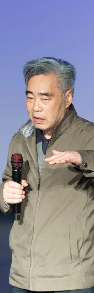 开箱评测 | 大剧院五楼“多”了个 New Box,未来可以干点啥? Box 大剧院 未来 柠檬黄 玫瑰粉 荧光 深海 线条 色块 上海大剧院五楼 崇真艺客