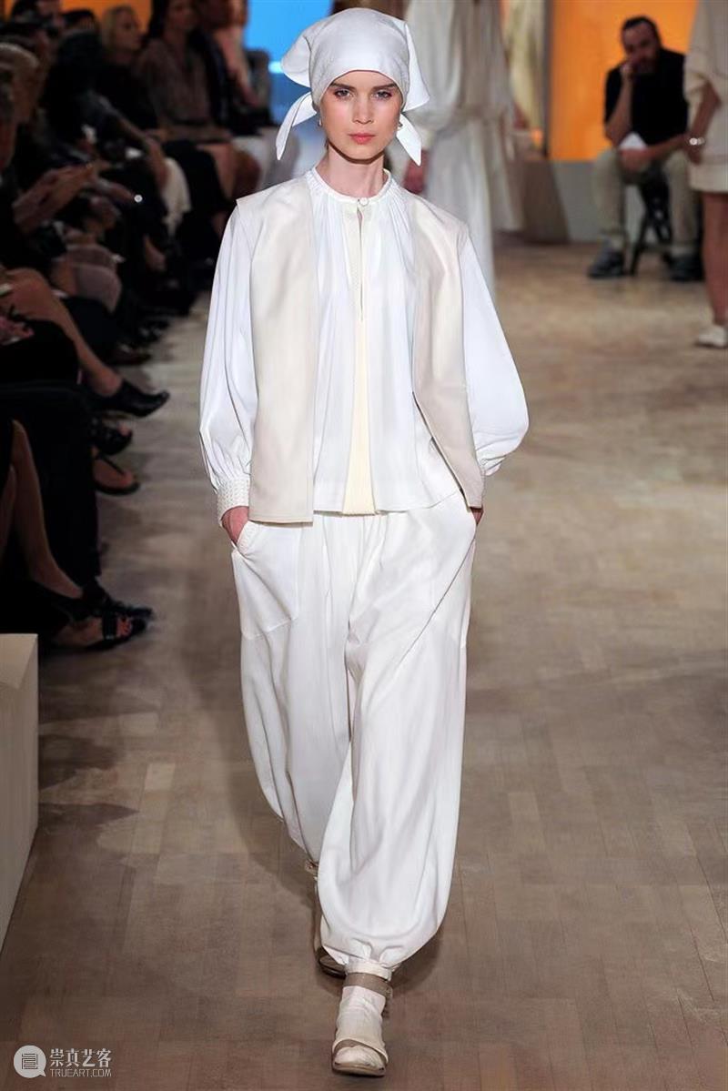 【IFA-艺术赏析】Christopher Lemaire | 衣着不应该是社交工具，它应该臣服于人的个性 Lemaire 艺术 IFA 衣着 社交 工具 个性 时尚 想象力 媒体 崇真艺客