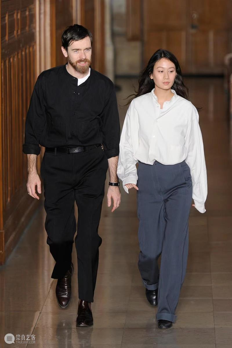 【IFA-艺术赏析】Christopher Lemaire | 衣着不应该是社交工具，它应该臣服于人的个性 Lemaire 艺术 IFA 衣着 社交 工具 个性 时尚 想象力 媒体 崇真艺客
