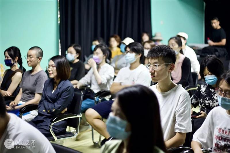 [ OCAT深圳馆 | 讲座回顾 ] 王子月：“剧场/表演”作为社会艺术实践的媒介 讲座 王子月 社会 剧场 艺术 媒介 深圳馆 讲者 当下 社会问题 崇真艺客