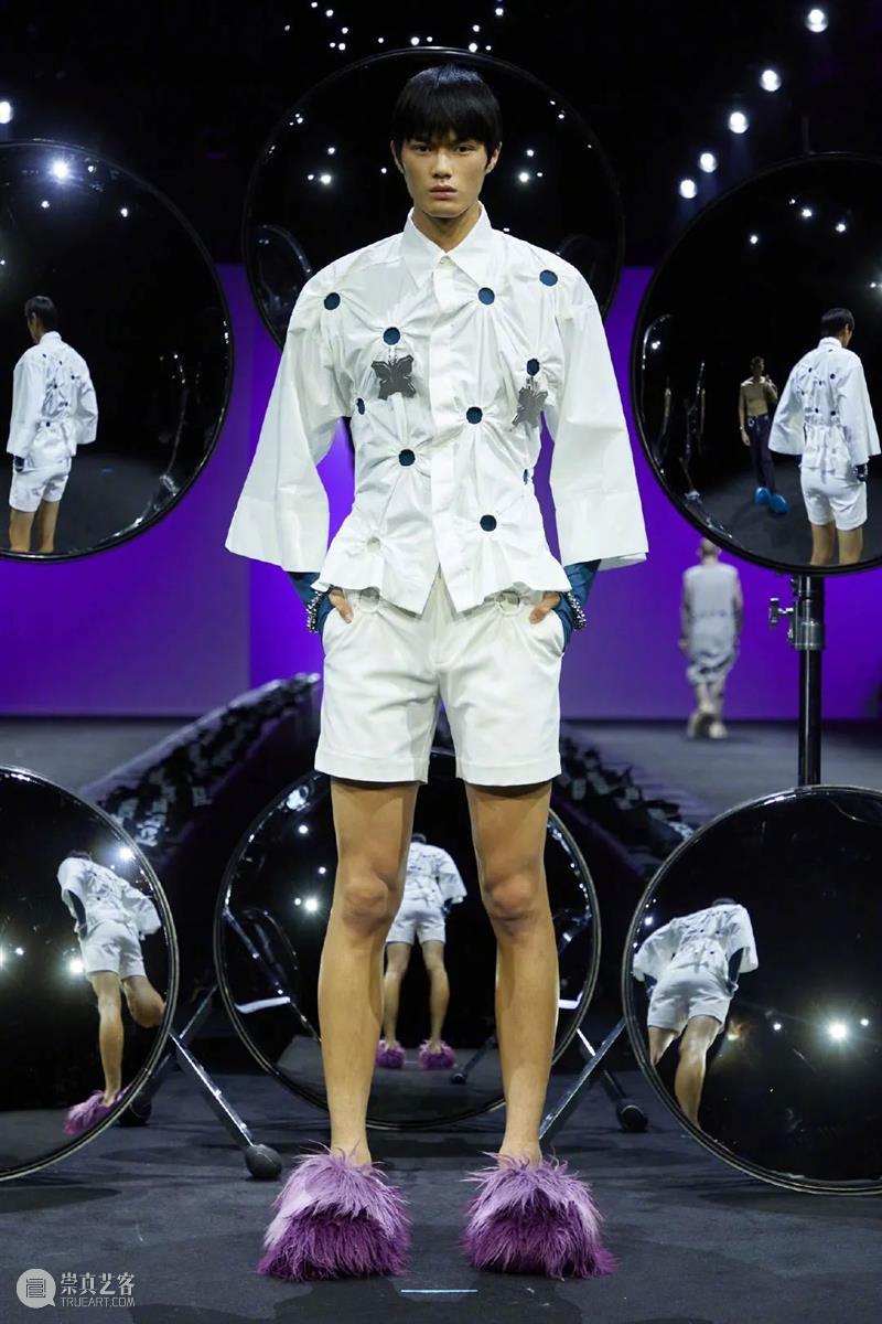 服饰丨“众生相” 集结,将传统⼯艺美学应⽤到当代时尚语⾔中 美学 服饰 众生 ?艺 时尚 上方 中国舞台美术学会 右上 星标 本文 崇真艺客