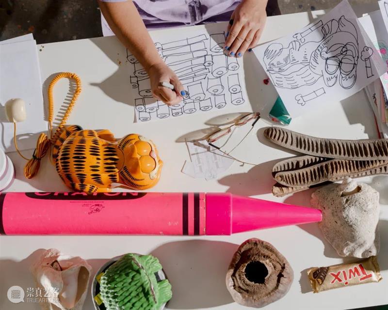 卓纳线上展厅 | 《工作室》系列:凯瑟琳·伯恩哈特(Katherine Bernhardt) 工作室 系列 凯瑟琳 伯恩哈特 Bernhardt 卓纳 线上 展厅 以上 动图 崇真艺客