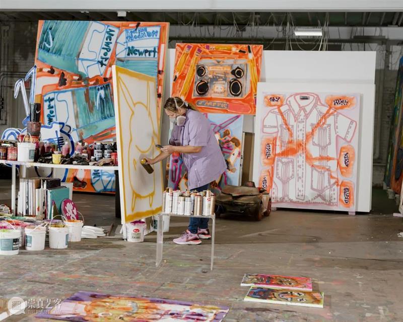 卓纳线上展厅 | 《工作室》系列：凯瑟琳·伯恩哈特（Katherine Bernhardt） 工作室 系列 凯瑟琳 伯恩哈特 Bernhardt 卓纳 线上 展厅 以上 动图 崇真艺客