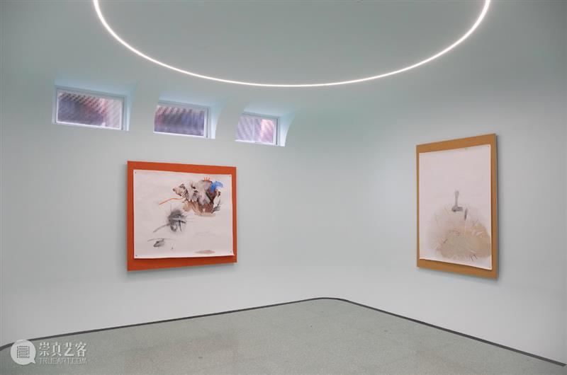 艺术家对谈 | 穿越时间的虚无，感知真实的自我 艺术家 时间 当前 exhibition 天地 Artist 刘家 Jiadong 地址 Venue 崇真艺客