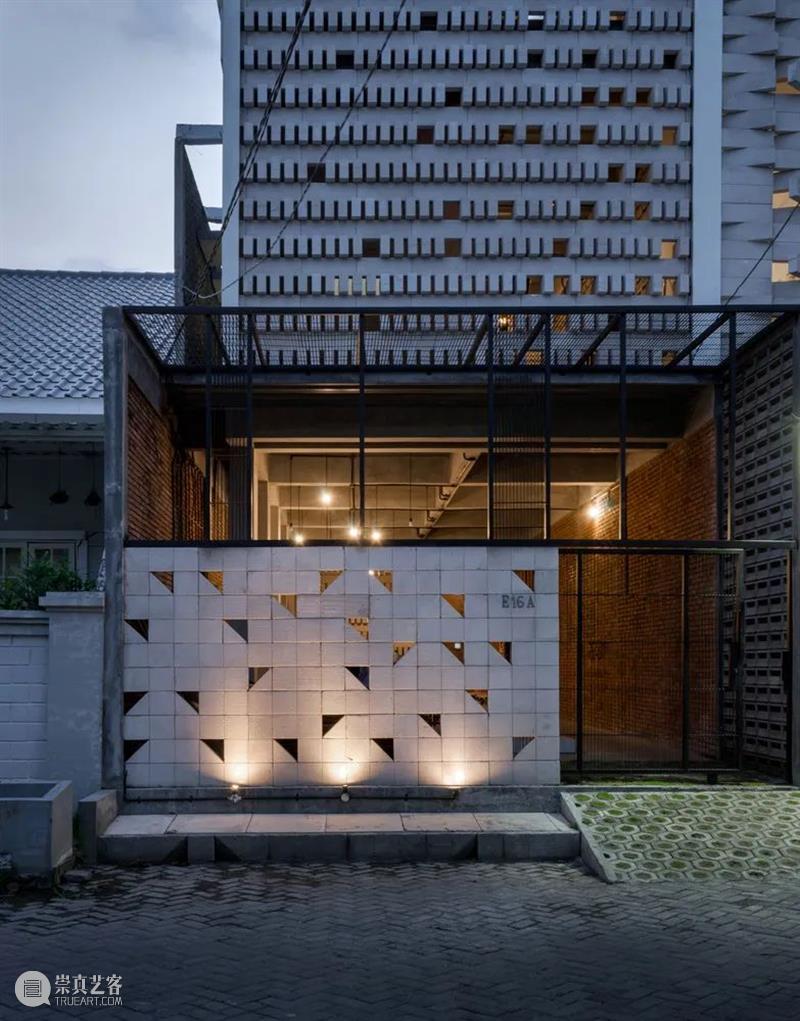 随机铺砖，二元宿舍 / AndyrahmanArchitect 宿舍 Hasan二元 部分 事物 物品 寄宿公寓 建筑 业主 外观 公寓 崇真艺客