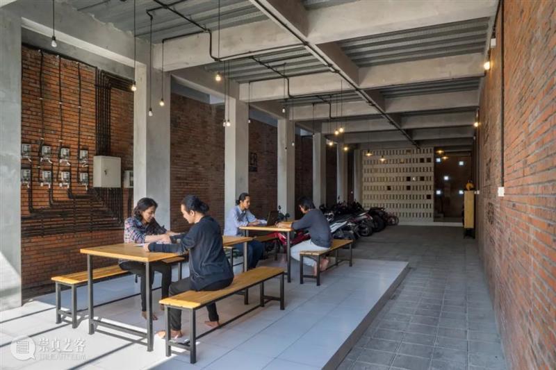 随机铺砖，二元宿舍 / AndyrahmanArchitect 宿舍 Hasan二元 部分 事物 物品 寄宿公寓 建筑 业主 外观 公寓 崇真艺客