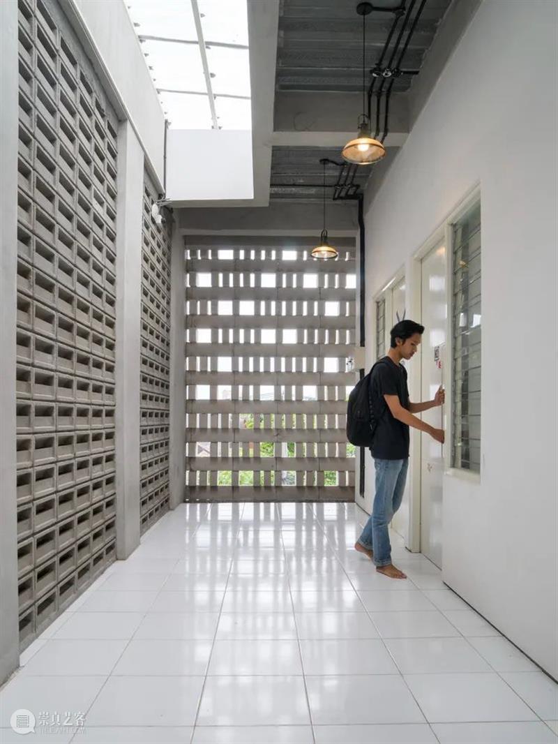 随机铺砖，二元宿舍 / AndyrahmanArchitect 宿舍 Hasan二元 部分 事物 物品 寄宿公寓 建筑 业主 外观 公寓 崇真艺客