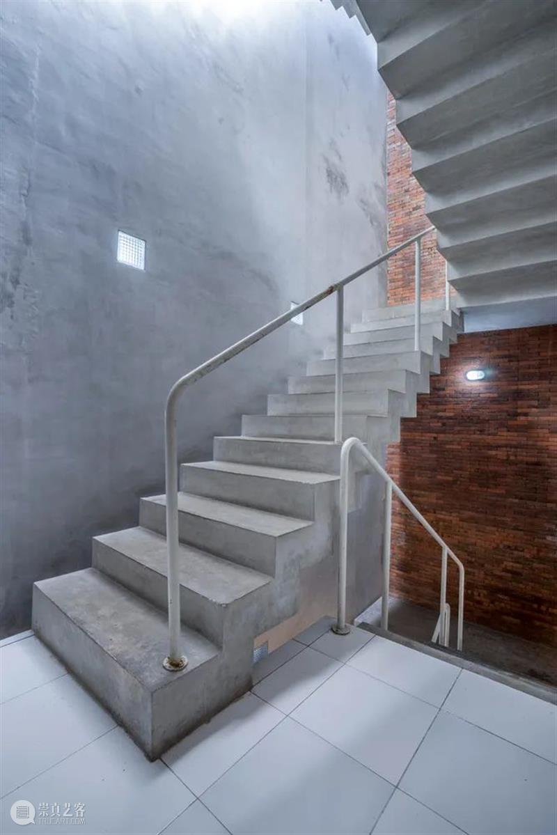 随机铺砖，二元宿舍 / AndyrahmanArchitect 宿舍 Hasan二元 部分 事物 物品 寄宿公寓 建筑 业主 外观 公寓 崇真艺客