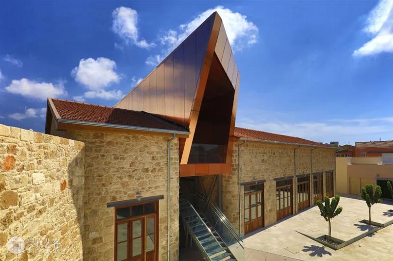最直接改造立面外观及通风，外挂复合板 STACBON｜ArchDaily 材料 立面 复合板 材料 外观 外挂 制造商 BOND 建筑 外界 气候 崇真艺客