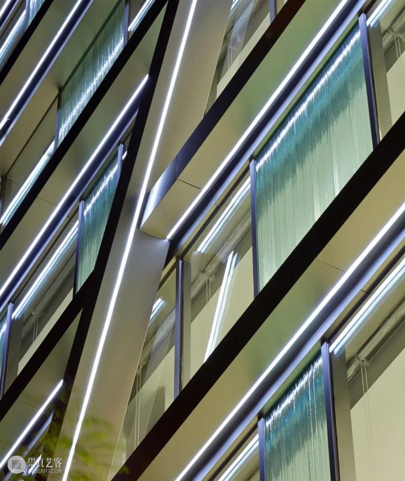 最直接改造立面外观及通风，外挂复合板 STACBON｜ArchDaily 材料 立面 复合板 材料 外观 外挂 制造商 BOND 建筑 外界 气候 崇真艺客