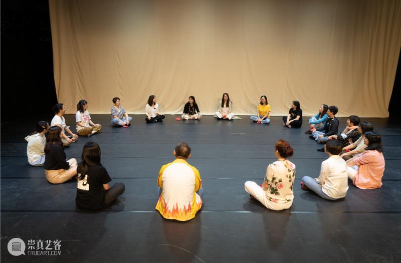 观众招募 | 邀请你到剧场来,迎接一场“剧·变” 剧场 观众 上海市艺术教育委员会 上海市文学艺术界联合会 单位 上海市戏剧家协会 上海市艺术教育协会 上海学生戏剧联盟 上海文广演艺(集团)有限公司 上海话剧艺术中心 崇真艺客