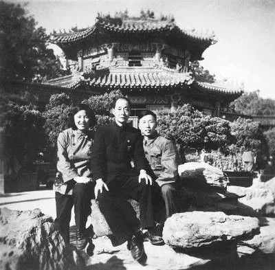 盗墓贼随手扔掉的“废纸”，竟是最早的古代帛书，如今却流失到美国！ 盗墓贼 废纸 帛书 古代 美国 如今 上方 青铜器 账号 人与人 崇真艺客
