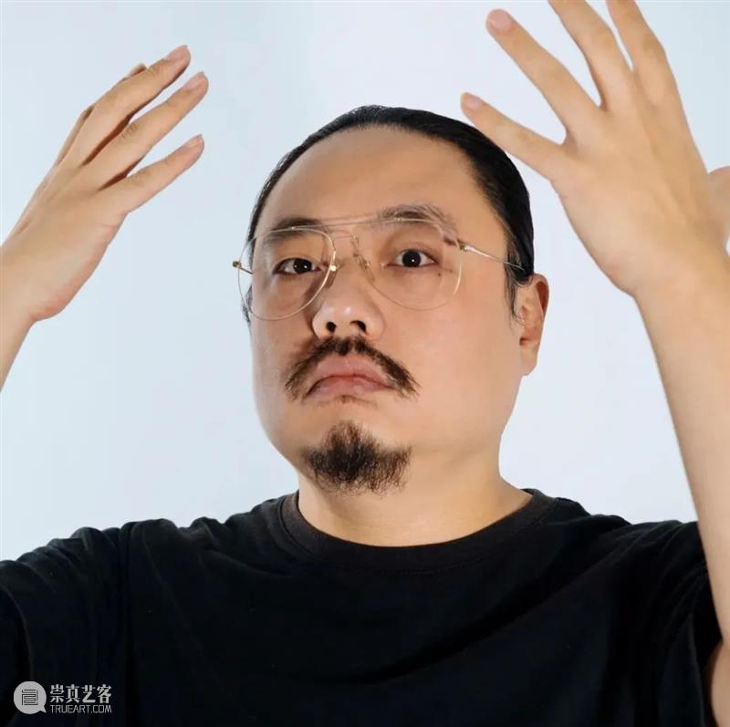 “人工智能的兑现：解脱”开幕演出 | 一场人类与人工智能冰箱的音乐演出_POWERED BY CAC LAB 冰箱 人类 人工智能 音乐 CAC 实验室 项目 金属 厨房 里面 崇真艺客