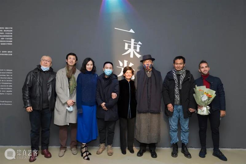 新展开幕丨一束光临：中法艺术家重释光的艺术 艺术 中法 艺术家 新展 舞台 今日美术馆 帷幕 彭勇 欧阳苏龙 列思 崇真艺客