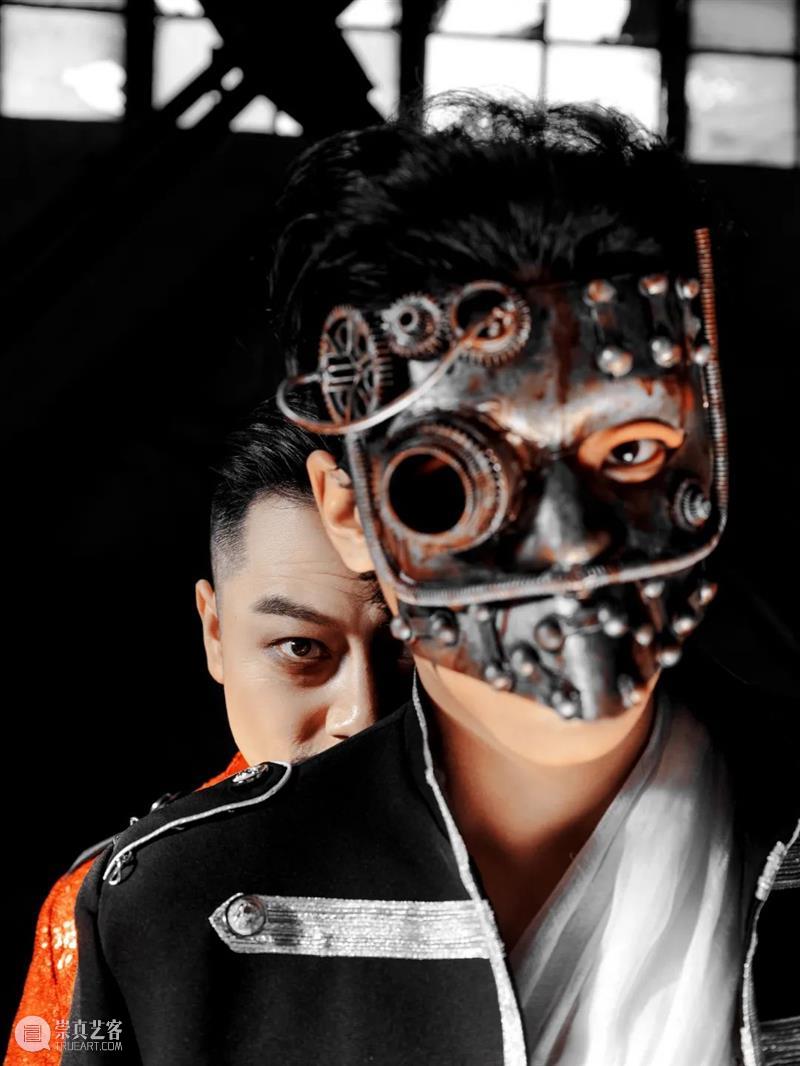 《钉耙骑士》造型照揭秘+加演开票 钉耙骑士 造型照揭秘+ 东伦敦 灯光 兄妹 哥哥 宅男 妹控 恐怖故事 末日 崇真艺客