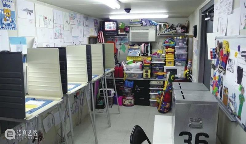 同行/用事实进行创作 | Christoph Büchel Christoph Büchel 事实 同行 现实 装置 概念 项目 倾向 于强烈 崇真艺客