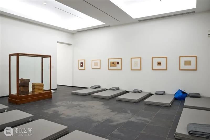 同行/用事实进行创作 | Christoph Büchel Christoph Büchel 事实 同行 现实 装置 概念 项目 倾向 于强烈 崇真艺客