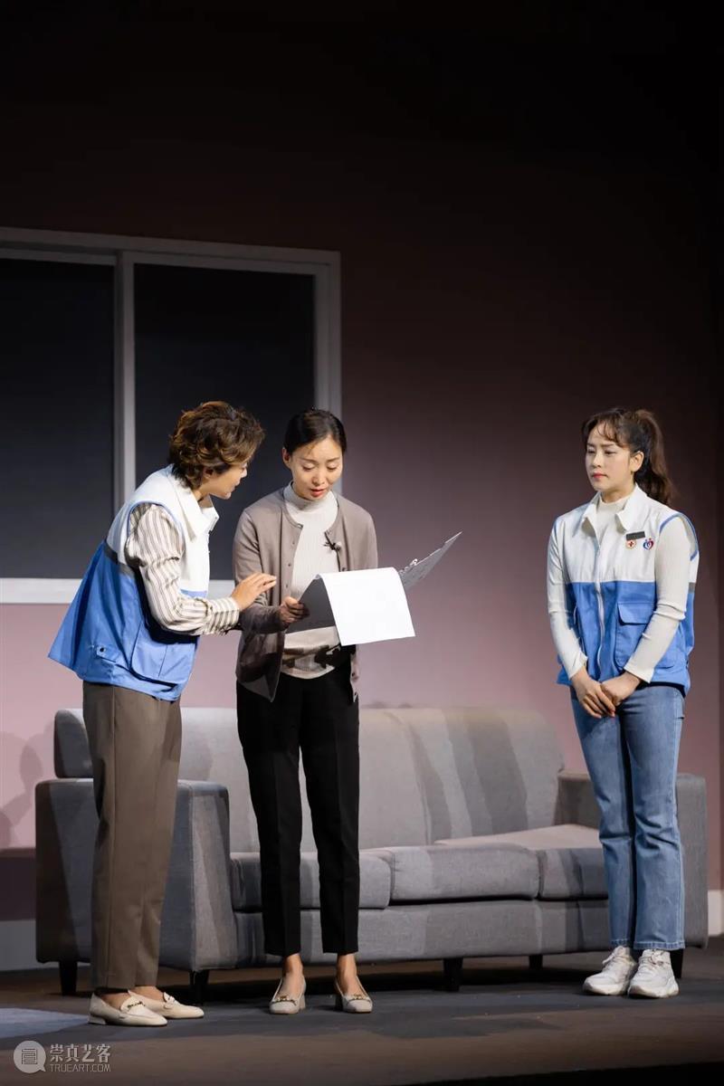 花开向阳,温暖而生 | 公益话剧《向阳而生》今日首演 上海话剧艺术中心 公益 话剧 向阳而生 向阳 申城 真实故事 上海 东北 汉子 路边 崇真艺客