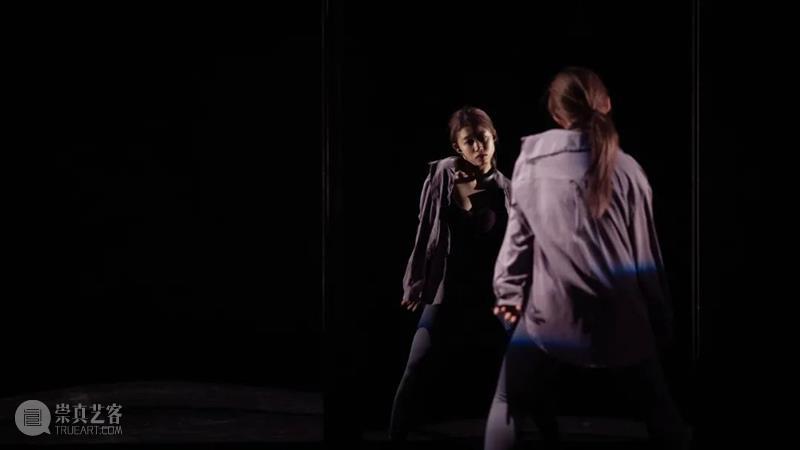 口碑作品《悠悠视界》二轮首演|素人仅在肢体,而凡人则是你我他 视频资讯 国舞剧场 作品 凡人 悠悠视界 素人 肢体 口碑 视频 背后 故事 上海国际舞蹈中心 崇真艺客