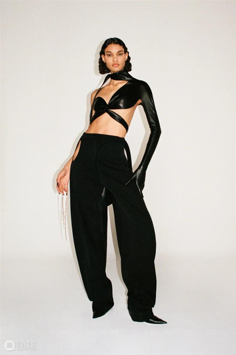 【IFA-时尚资讯】Mugler | 0空间解构美学服装 Mugler 服装 IFA 资讯 空间 美学 潮流 时尚 人体 卡德瓦拉德 崇真艺客